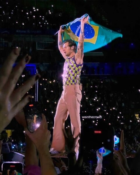 Harry Styles abre turnê no Brasil com show de artista no ápice do controle de pontos fortes e fracos