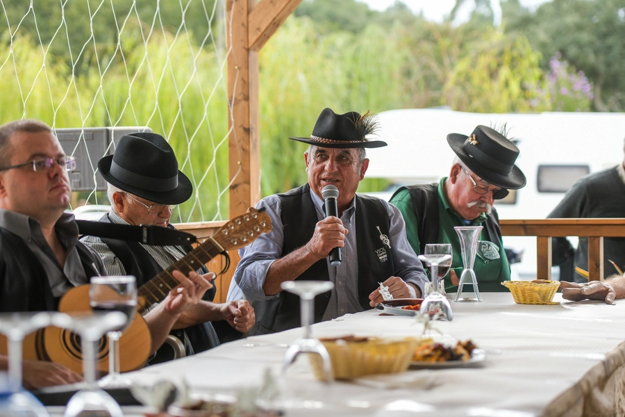 Cante ao baldão, viola campaniça e sabores tradicionais percorrem Odemira