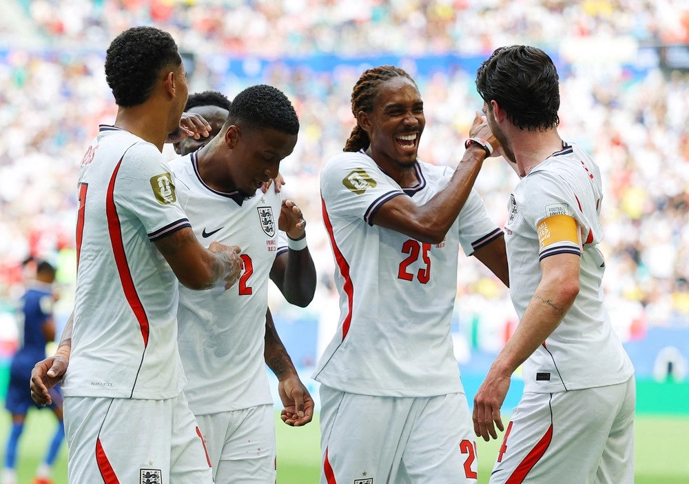 Inglaterra atropela França por 6 a 4 e fica com o 3º lugar em jogo histórico de dez gols