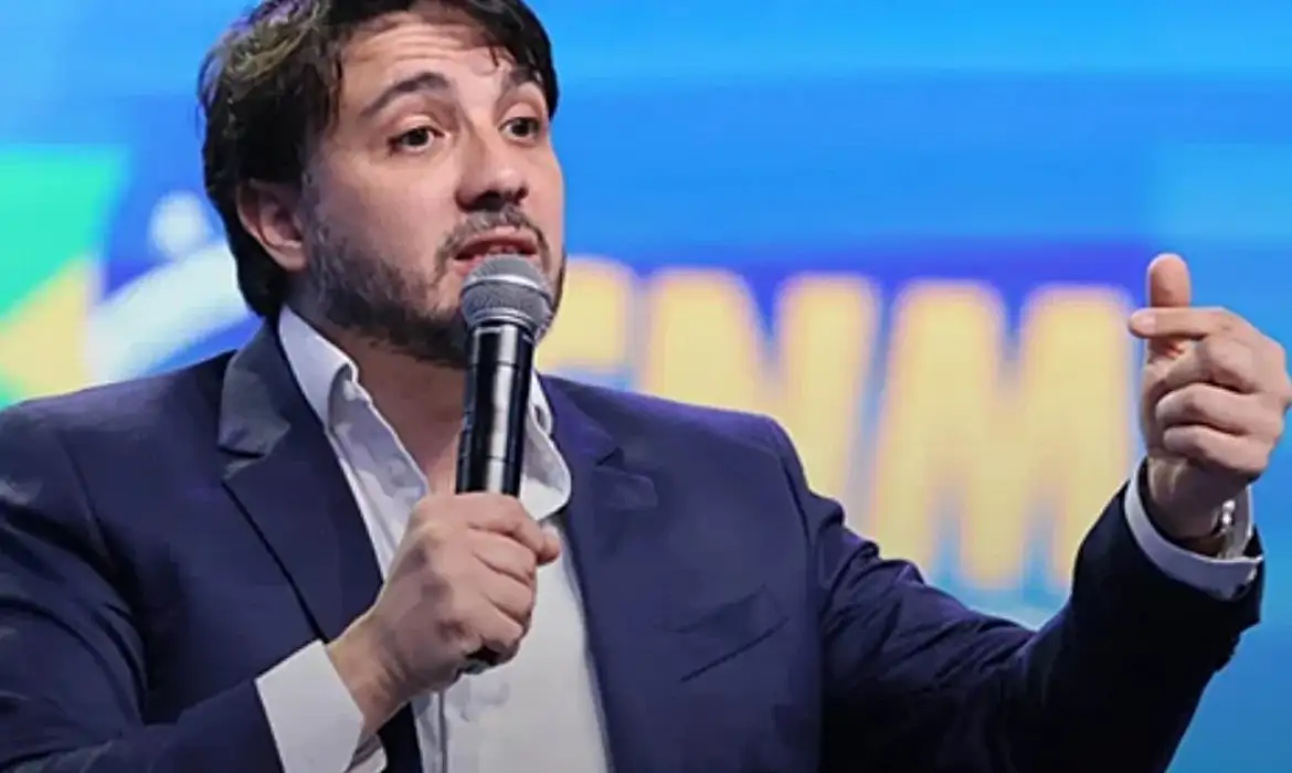 Renan Santos tem candidatura à Presidência homologada pelo partido Missão em convenção antecipada