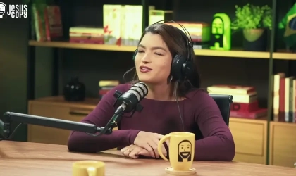 Lara Santana revela que encontros com Deus no "quarto secreto" superam qualquer conferência