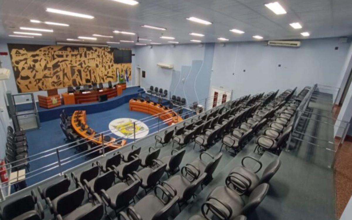 Câmara de Ponta Grossa aprova em 1ª votação projeto que libera Bíblia como apoio didático nas escolas