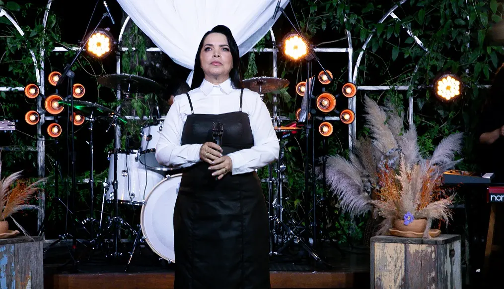 Eliane Silva resgata clássico pentecostal e relança “Magnificado” em novo projeto ao vivo