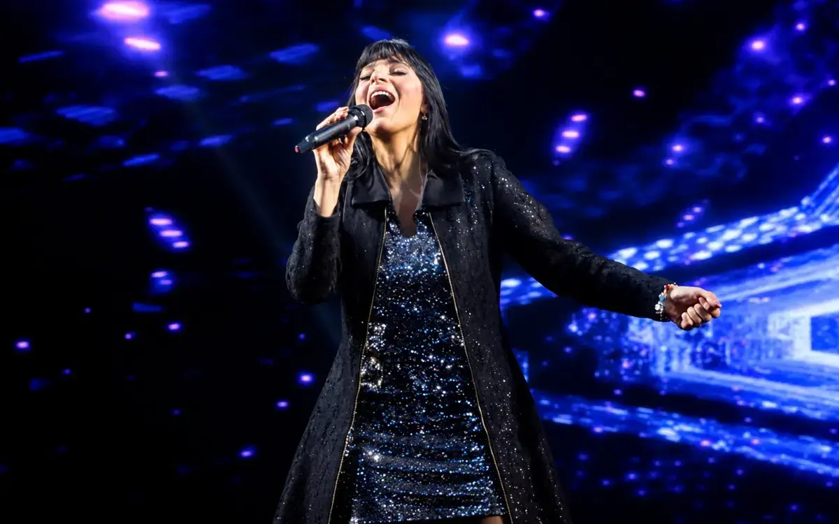 Fernanda Brum abre nova temporada musical com single que coloca a Presença de Deus em primeiro lugar