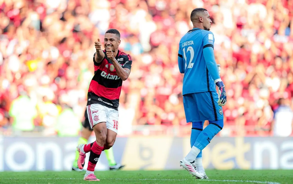 Flamengo vence o Botafogo por 3 a 0 no Maracanã