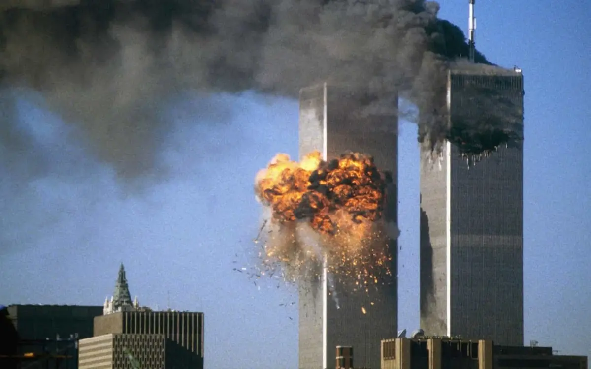 25 anos após o 11 de Setembro: as imagens que paralisaram o mundo ainda marcam uma geração