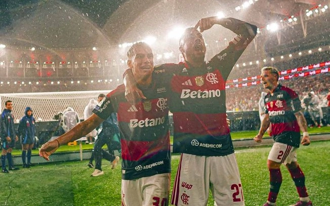Em jogo de marca histórica, Bruno Henrique decide e Flamengo volta à liderança