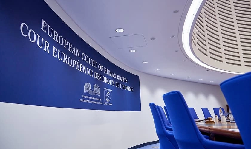 Pai evangélico recorre à Corte europeia após ser impedido de ensinar a Bíblia ao filho