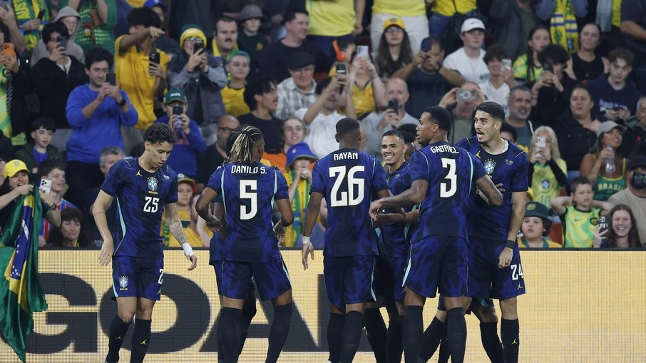 Brasil vence Austrália por 4 a 2 e se recupera de empate