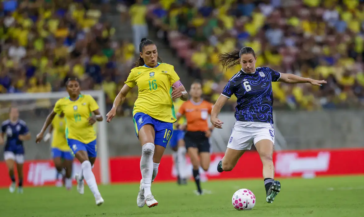 Brasil empata com a Argentina após abrir vantagem de dois gols em amistoso