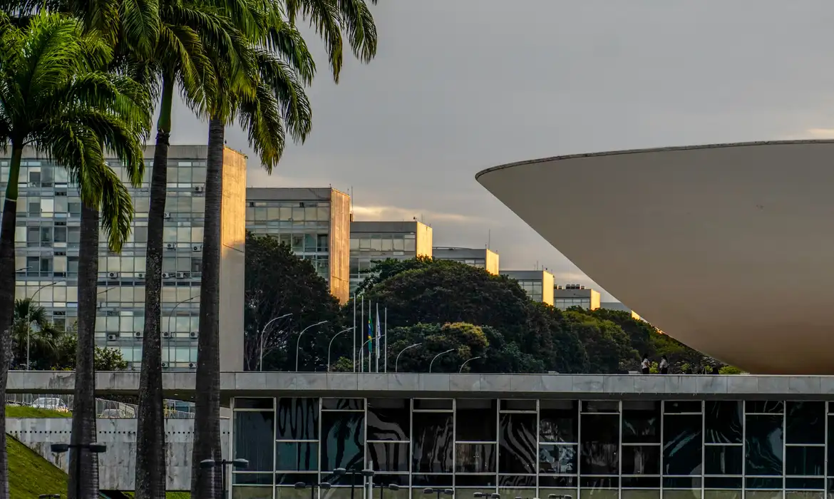 Congresso se aproxima do recesso sem votar PEC 6x1 e PL da Misoginia