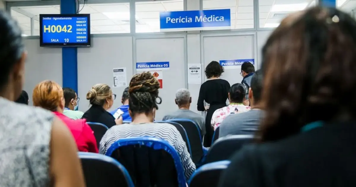 Em quatro meses no cargo, presidente do INSS reduziu fila de pedidos ao nível mais baixo desde janeiro de 2023