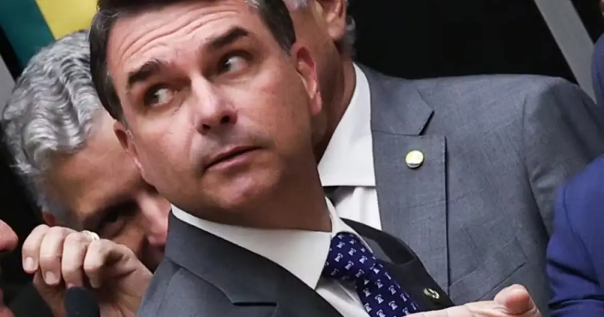 Ao TSE, Flávio Bolsonaro relata escalada violenta e aumento de ameaças nas redes sociais