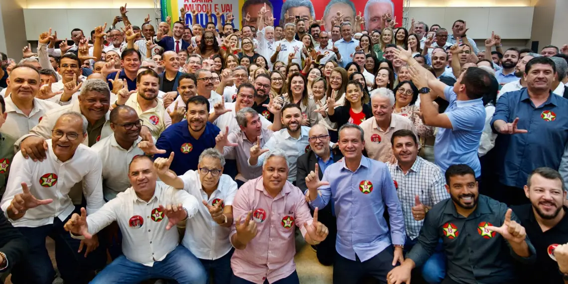 Ao lado de Jerônimo e Rui, Wagner convoca mais de 300 prefeitos a ampliarem votação de Lula na Bahia