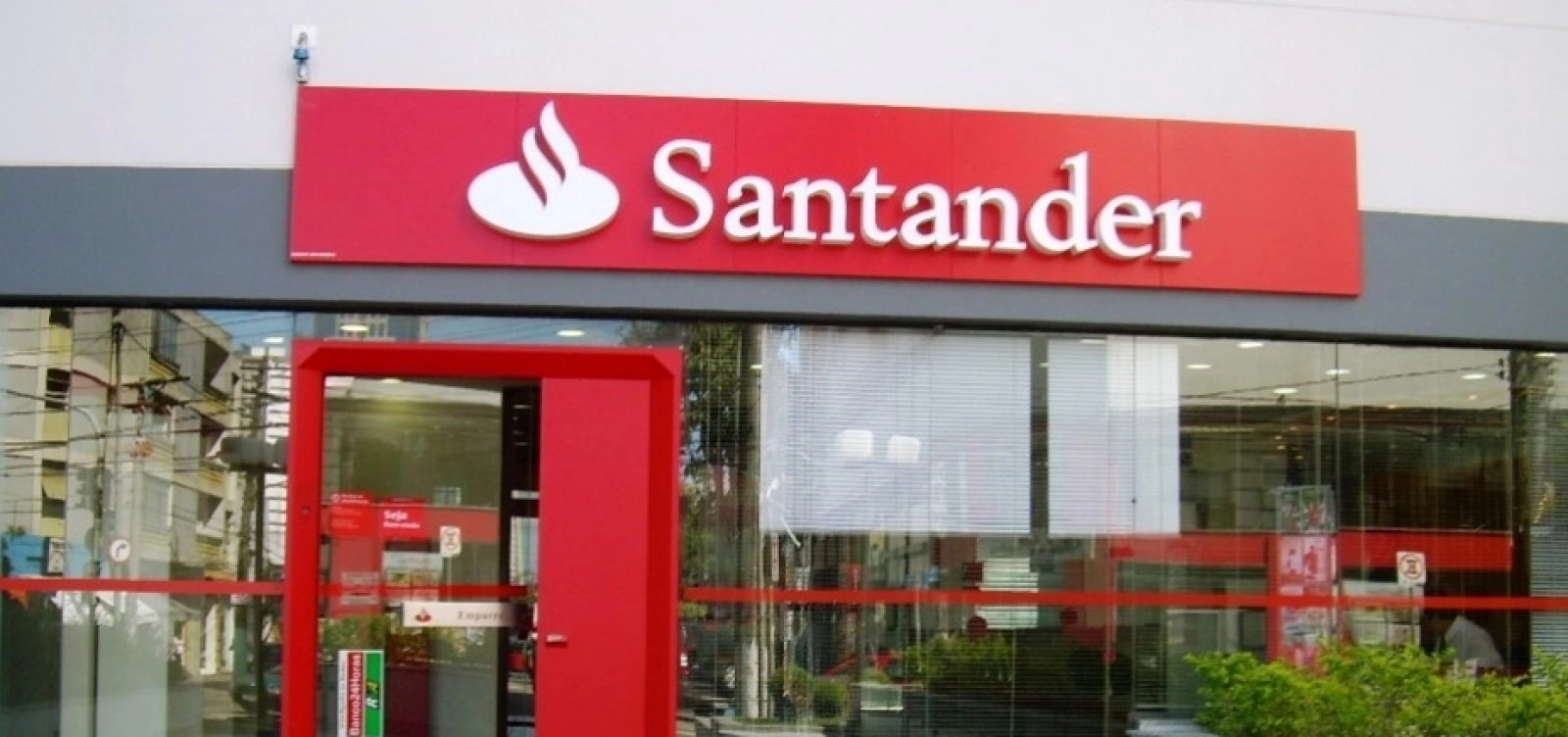 Santander anuncia fim de três cartões de crédito no Brasil; veja quais serão afetados
