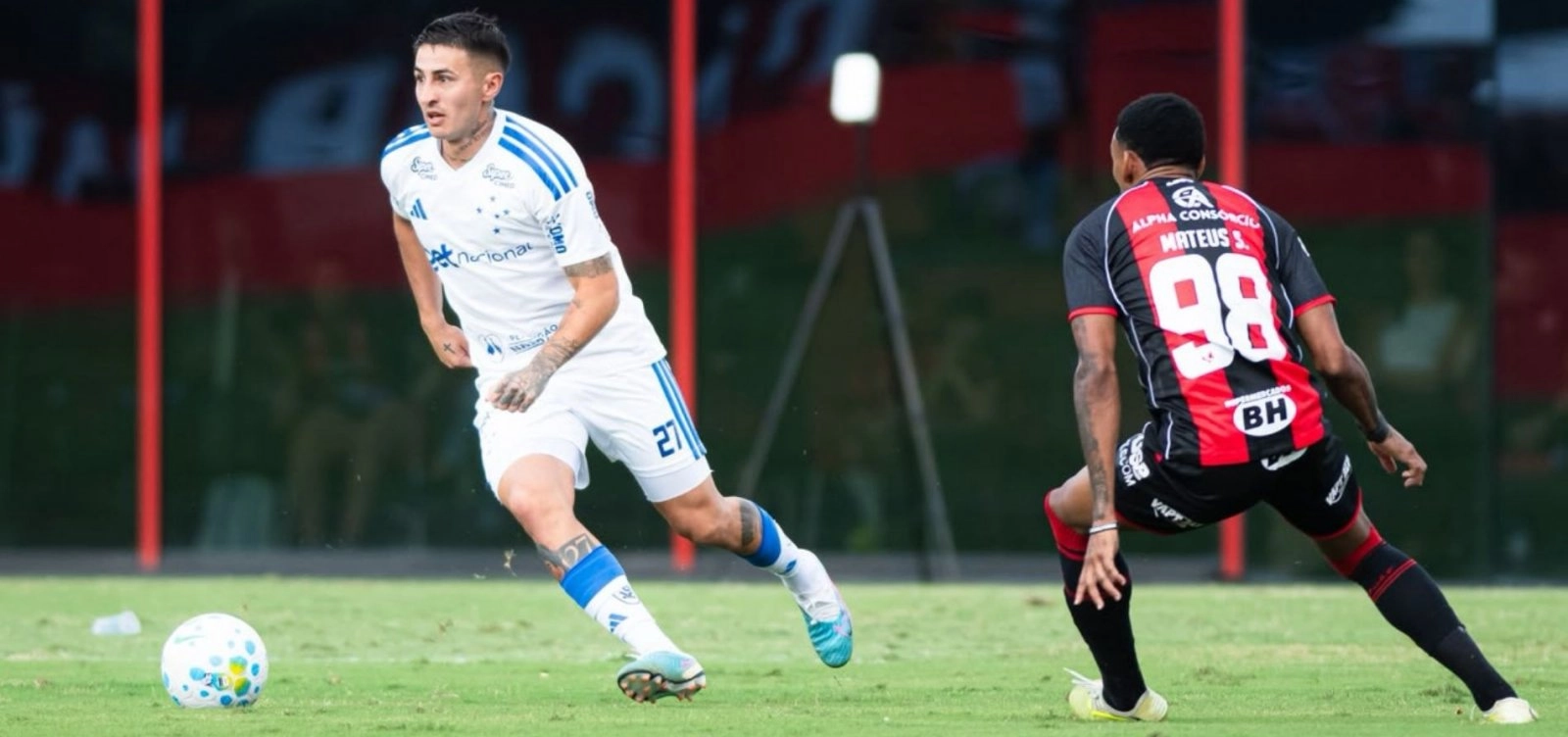 Lucas Arcanjo falha, Vitória sofre virada e perde para o Cruzeiro no Barradão