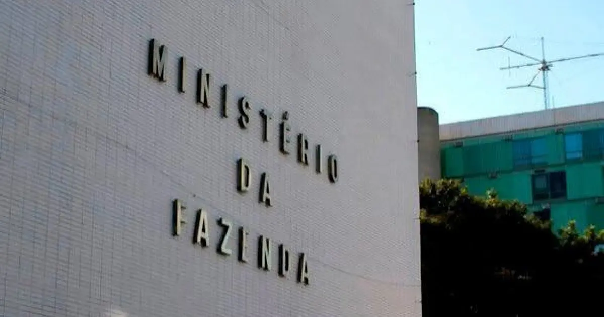 Dino determina que PF investigue interferências na atuação do Ministério da Fazenda no caso Master em 2022