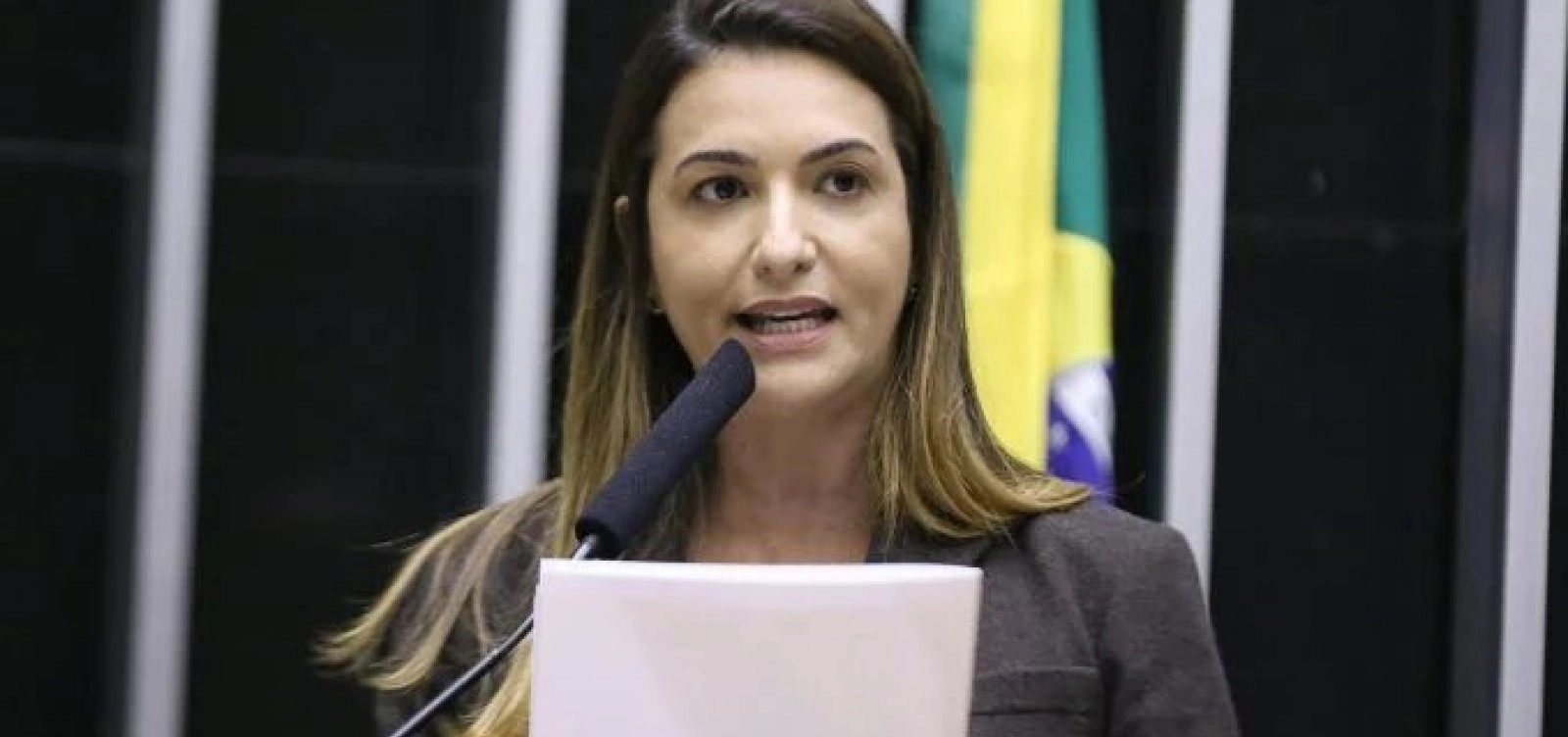 Deputada Roberta Roma passa por cateterismo após infarto e permanece internada em Salvador