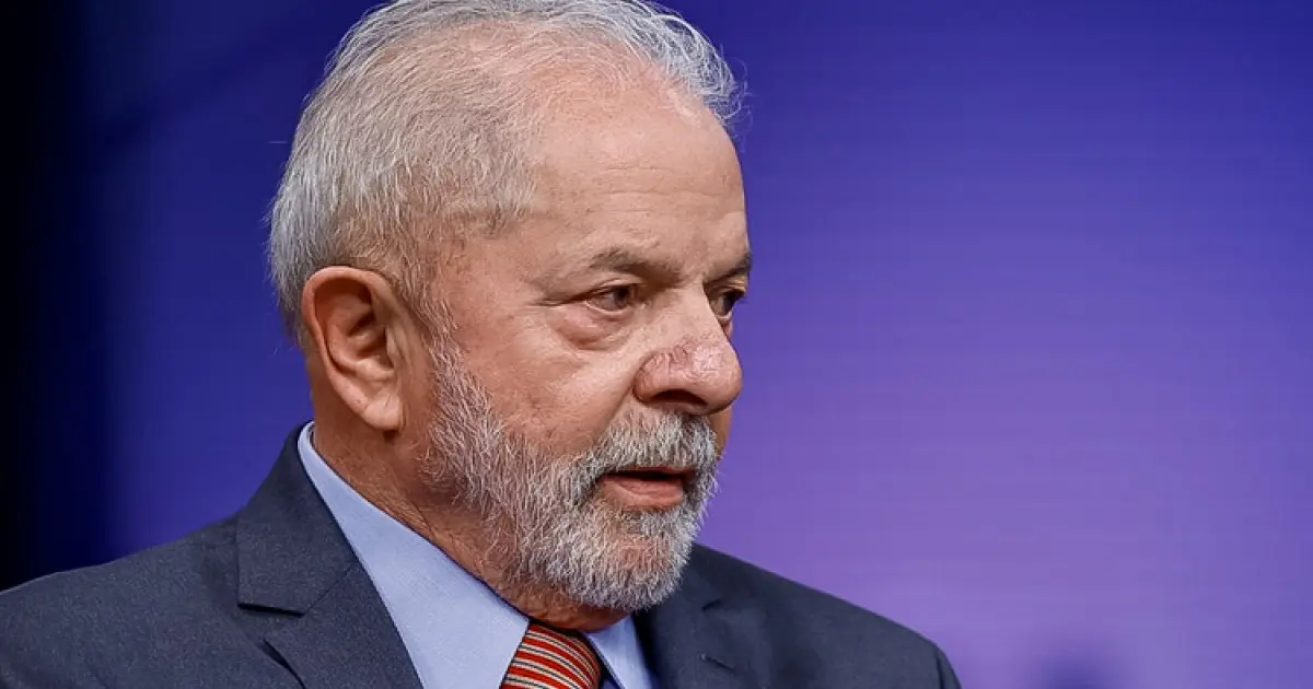 Lula exalta gasolina subsidiada na eleição e sugere que tesouraço de Flávio vai atingir pobres
