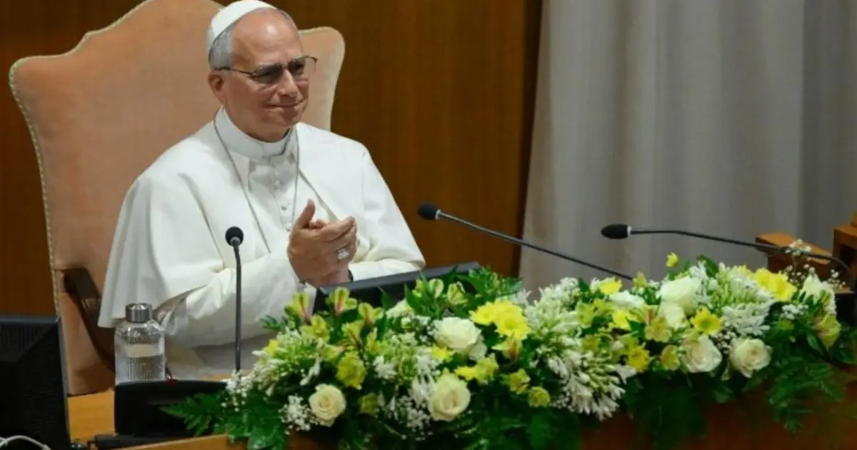 Vaticano confirma diagnóstico de câncer e remoção de nódulo no pulmão direito do Papa Leão XIV