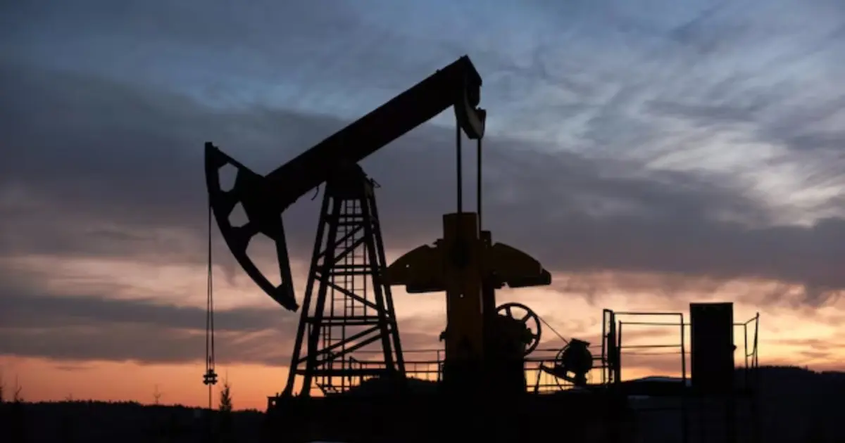 Petróleo dispara mais de 3% e ultrapassa US$ 117 pela primeira vez desde abril