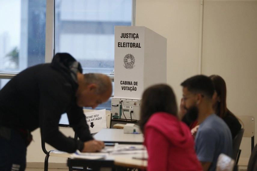 Conheça a Lei  que proíbe prisão de candidatos e eleitores durante período de votação
