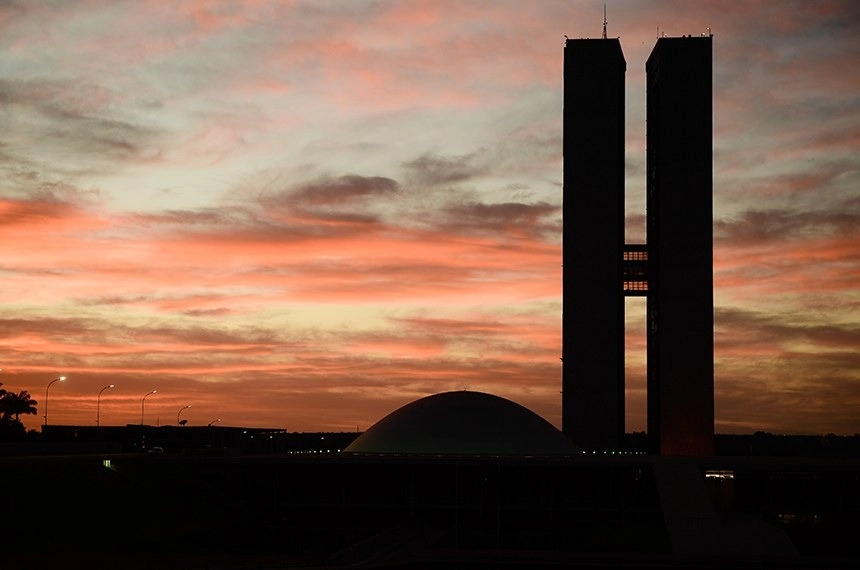 Conheça  o nome dos  54 senadores eleitos no Brasil