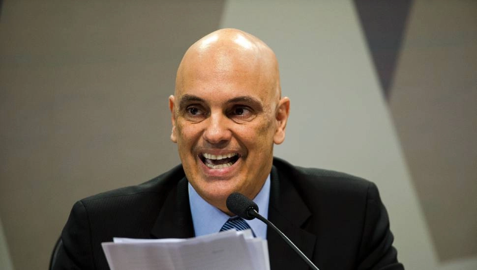 OAB: órgão pede ao STF acesso de Flávio Bolsonaro ao pai como advogado
