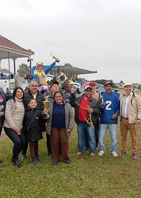 LAMA, SUOR E GLÓRIA: GIPSY KOLLER DEVORA A AREIA PESADA E ATROPELA A CONCORRÊNCIA EM PELOTAS
