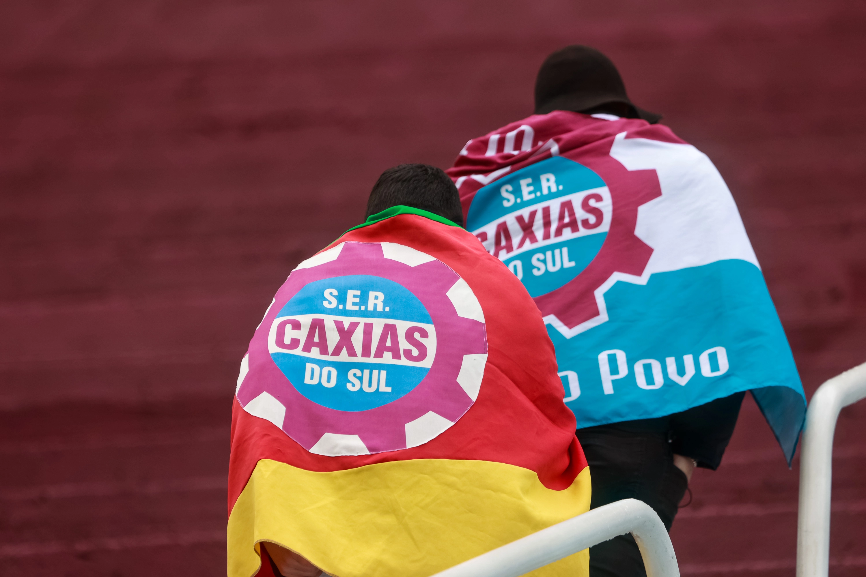 Caxias empata sem gols com a Inter de Limeira, em jogo no Estádio Centenário, com chuva no sábado.