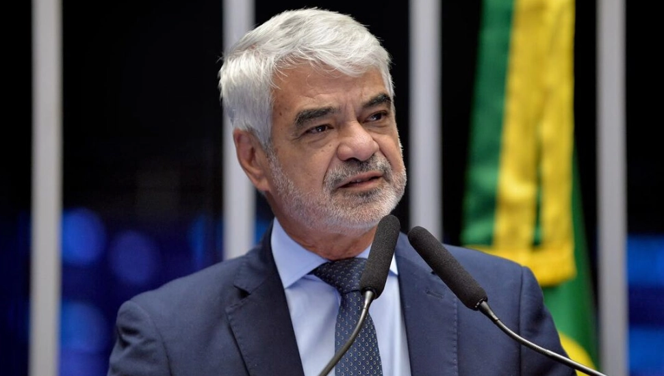 "Não votar o fim da 6x1 é negar cidadania ao povo brasileiro", diz Humberto Costa no Senado