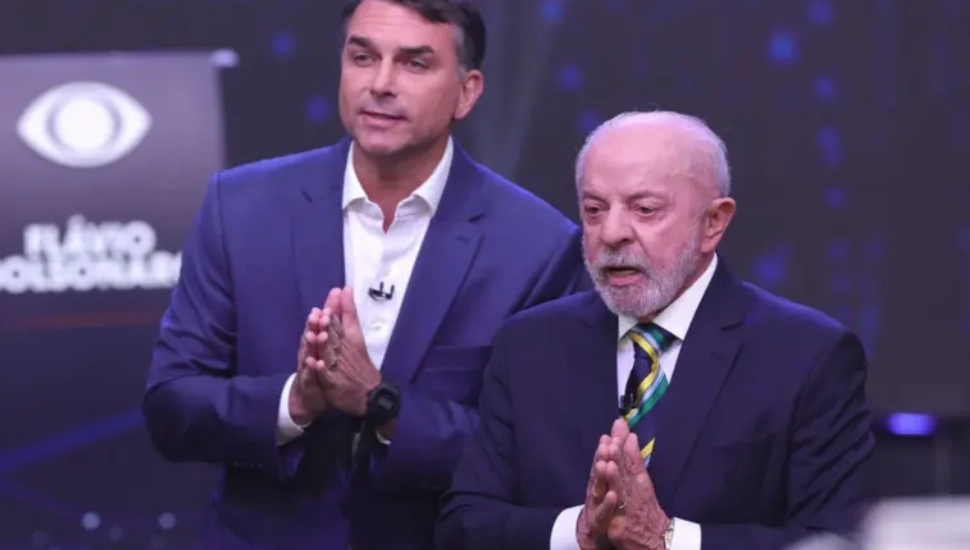 Debate da Band: quem ganhou e quem perdeu no primeiro embate entre Lula e Flávio Bolsonaro