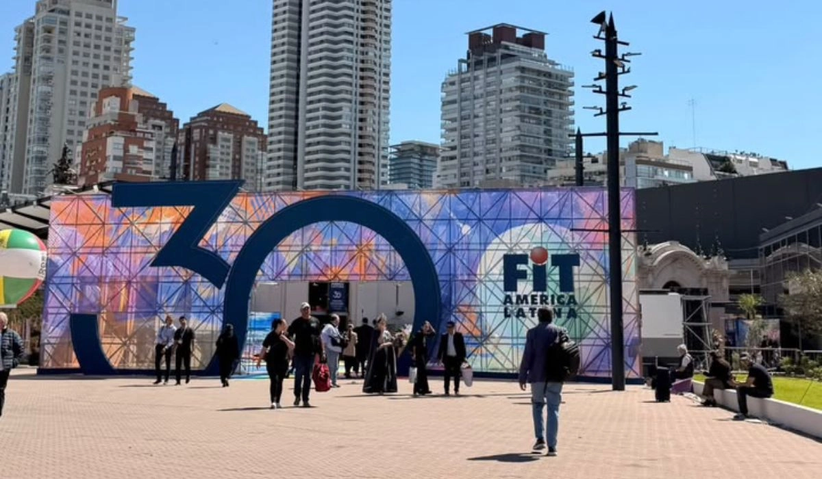 Florianópolis amplia presença internacional e promove turismo na maior feira da Argentina