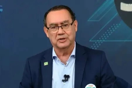 Augusto Cury confirma apoio a Flávio Bolsonaro no segundo turno e assina carta com oito compromissos