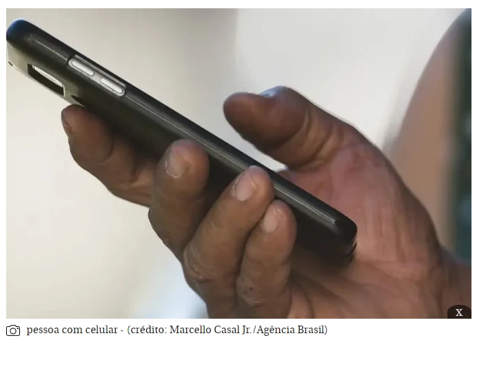 Brasileiros leem "muito mais" por causa dos meios digitais, revela pesquisa
