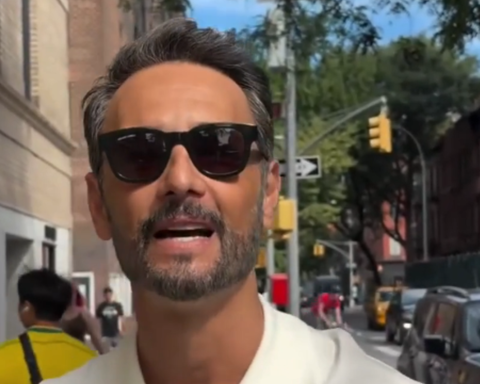 Rodrigo Santoro não é reconhecido nos EUA e dá entrevista inusitada: “Eu finjo”