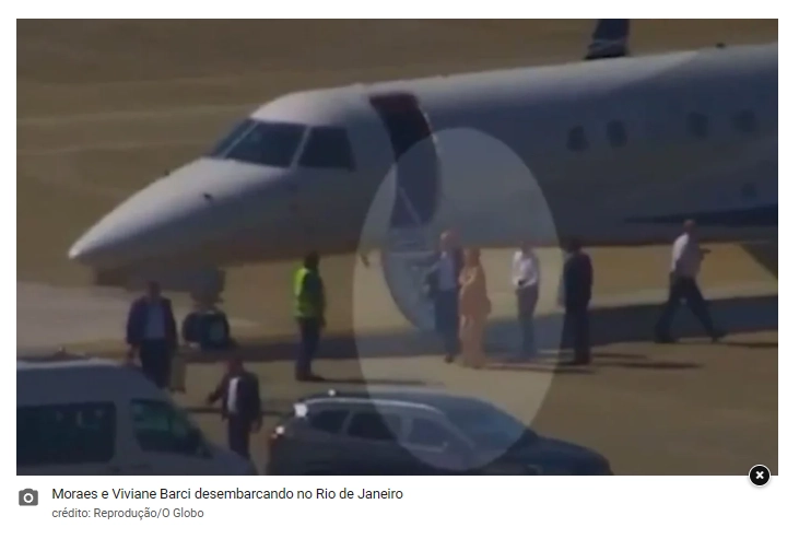 Alexandre de Moraes e esposa são flagrados desembarcando de jatinho ligado a Vorcaro; ministro diz nunca ter viajado em aeronaves do empresário