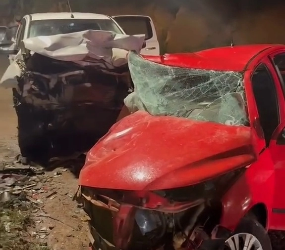 Colisão entre Gol e Ranger deixa uma pessoa ferida em Manhuaçu