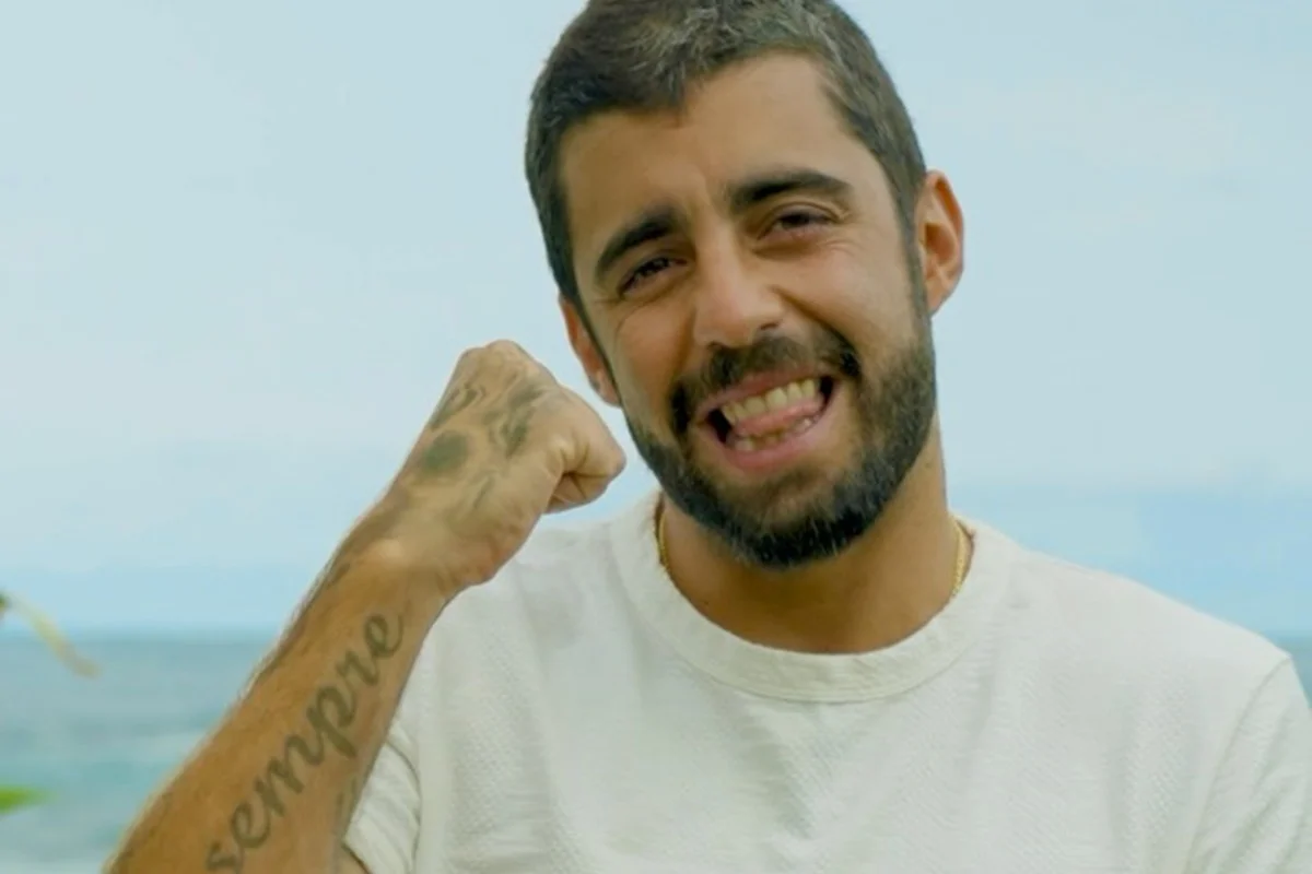 Pedro Scooby se manifesta após ser citado em ação judicial envolvendo o pai e dívida superior a R$ 1 milhão