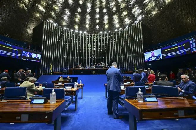 Fim da escala 6x1: Senado aprova jornada de 40 horas semanais e garante dois dias de descanso