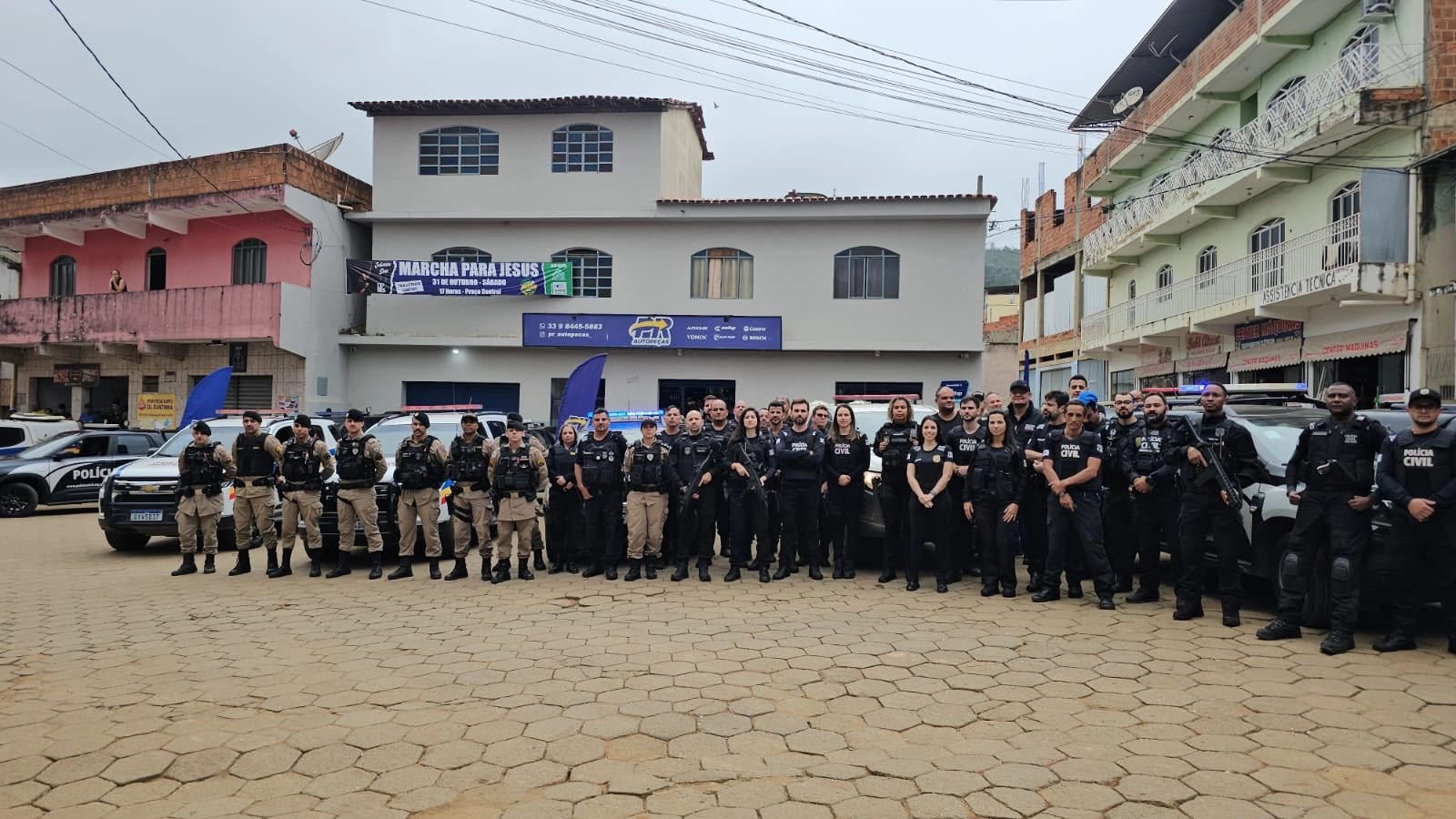 Operação Manto de Acã prende 7 pessoas, 14 veículos, armas, drogas  e apreende R$ 100 mil em Manhuaçu