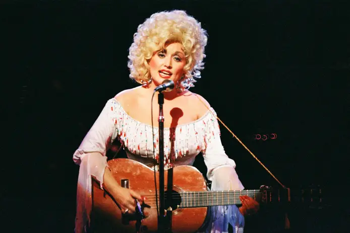 Dolly Parton, 80 anos, nome máximo do country, morre após breve batalha contra o cancro