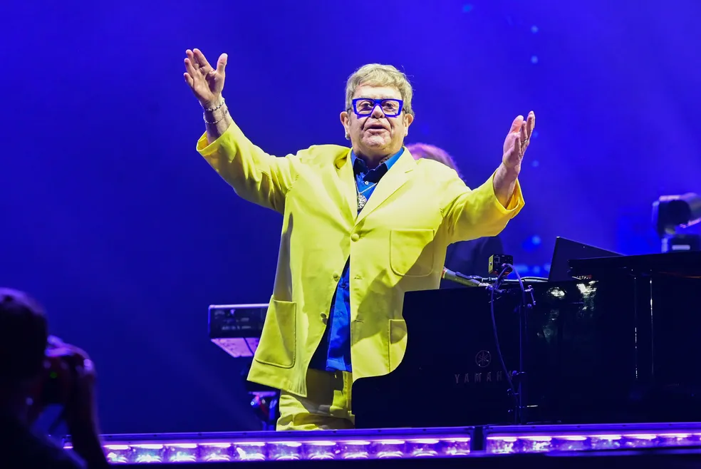 Elton John faz show memorável com brilho e potência no Rock in Rio 2026